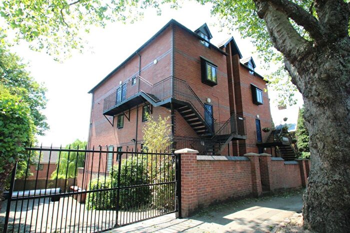 2 Bedroom Flat To Rent In Cavendish Place, Cavendish Crescent South, NG7