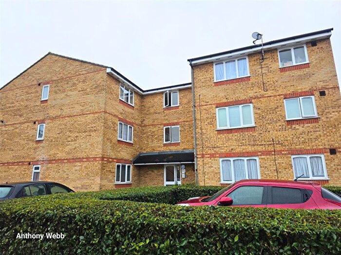 2 Bedroom Flat For Sale In Milestone Close, Edmonton, N9