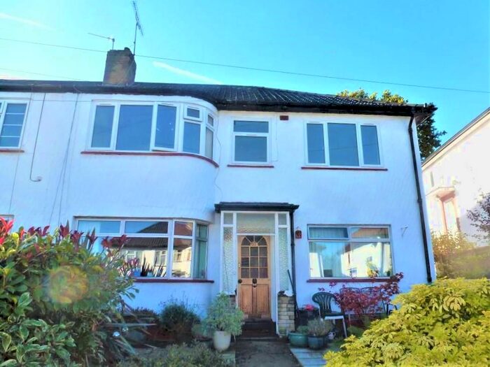 3 Bedroom Maisonette To Rent In Redesdale Gardens, Isleworth, TW7