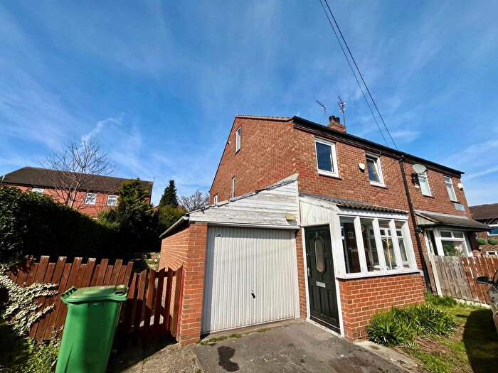 3 Bedroom Property To Rent In Sunbeam Place, Leeds, LS11