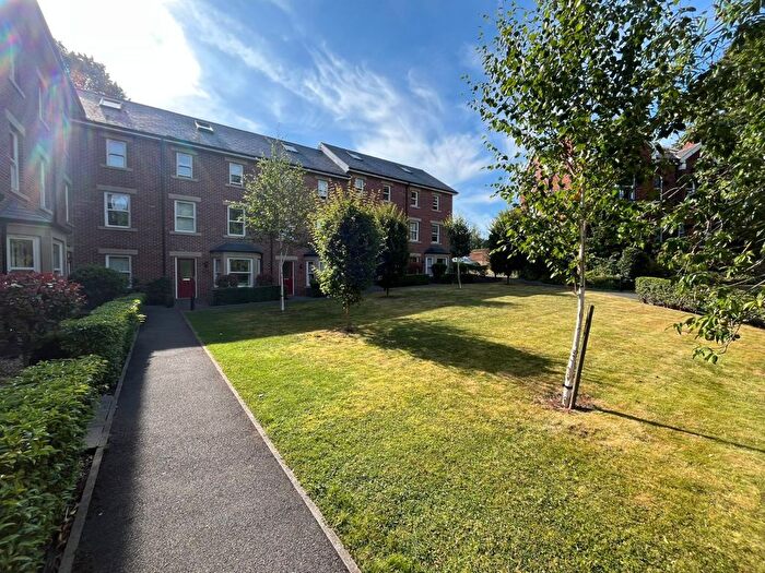 4 Bedroom Detached House To Rent In Chapel Lane, Headingley, Leeds, LS6