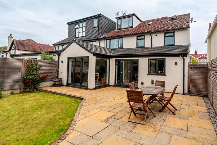 5 Bedroom Semi-Detached House For Sale In The Avenue, Collingham, Wetherby, LS22