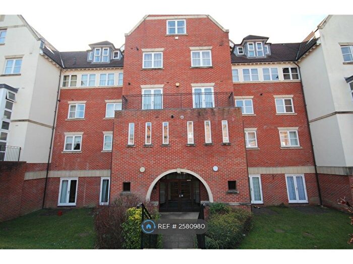 2 Bedroom Flat To Rent In Cottage Close, Harrow, HA2