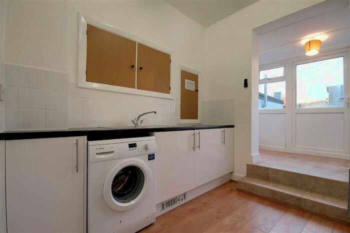 Studio To Rent In St. James's Street, Walthamstow, London, E17