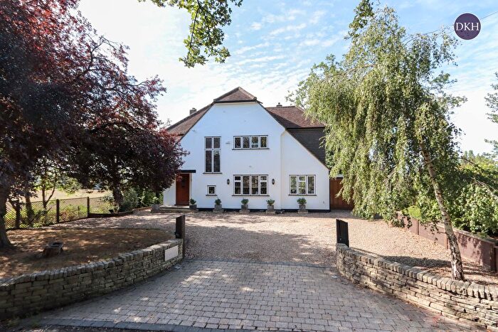 4 Bedroom Detached House For Sale In Loudwater Lane, Rickmansworth, Hertfordshire, WD3