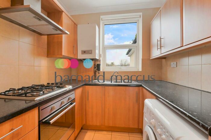 1 Bedroom Apartment To Rent In Penge Road, London, SE25