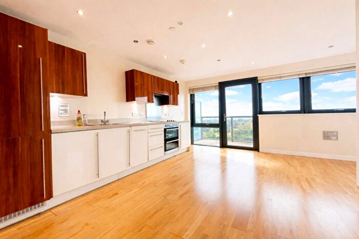 1 Bedroom Apartment To Rent In Pinnacle House, Enfield, EN1