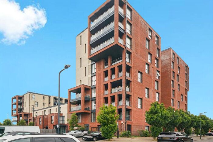 2 Bedroom Flat To Rent In Press Road, London, NW10