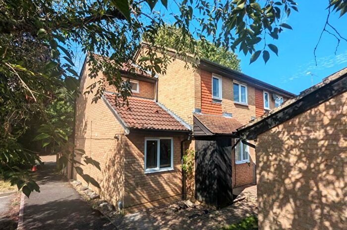 4 Bedroom End Of Terrace House To Rent In Goldsworth Park, Woking, Surrey, GU21