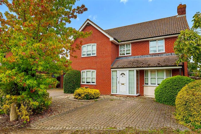 4 Bedroom Detached House For Sale In High Street, Bulkington, Devizes, SN10