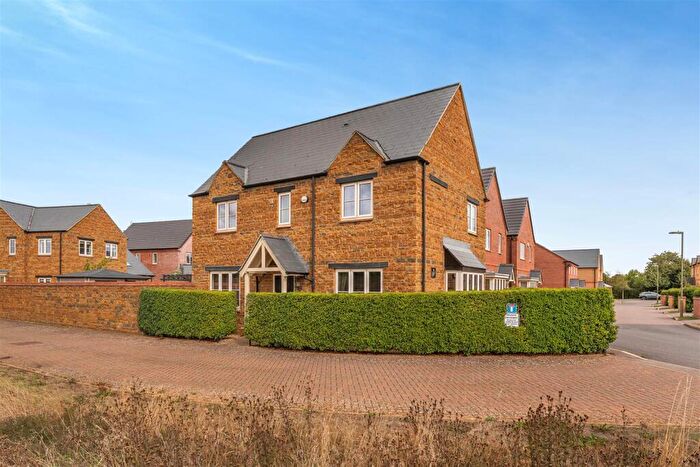 4 Bedroom Detached House For Sale In George Parish Road, Banbury, OX16