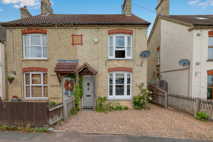 2 Bedroom Semi-Detached House To Rent In Hitchin Road, Stotfold, SG5