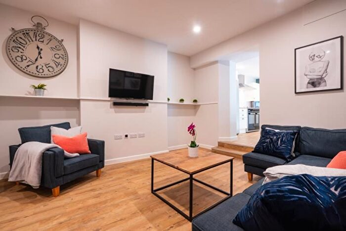 8 Bedroom Terraced House To Rent In Chedworth Street, Plymouth, PL4