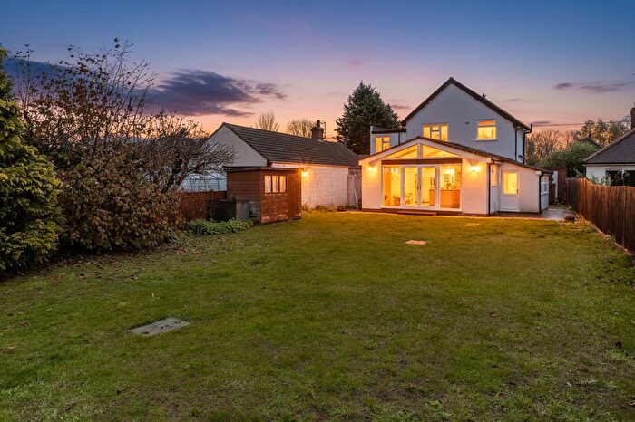 4 Bedroom Property For Sale In Fernhill Road, Begbroke, OX5