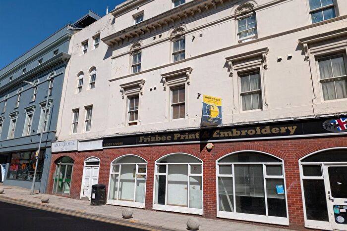 1 Bedroom Flat To Rent In Ascot House, CT20