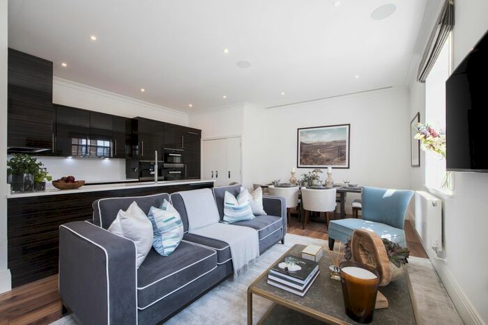 3 Bedroom Flat To Rent In Rainville Road, London, W6