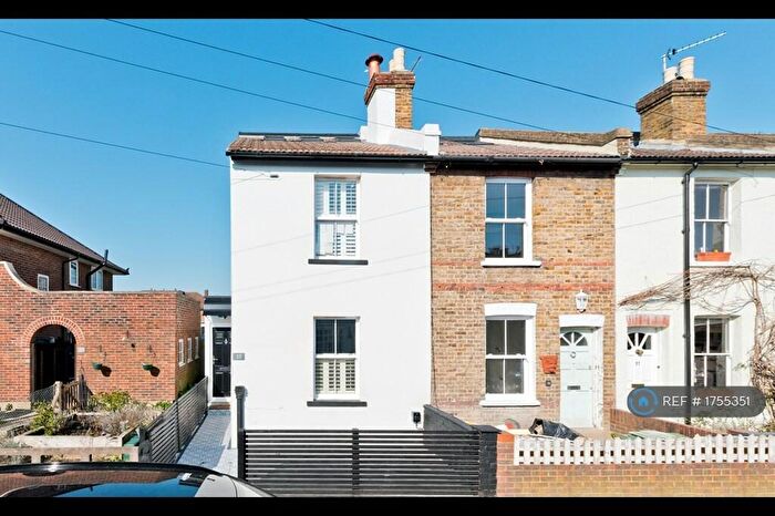 3 Bedroom Terraced House To Rent In Queens Road, Thames Ditton, KT7