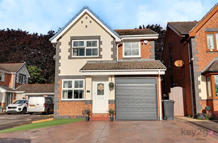 3 Bedroom Detached House For Sale In Farm View Close, Hackenthorpe, Sheffield, S12