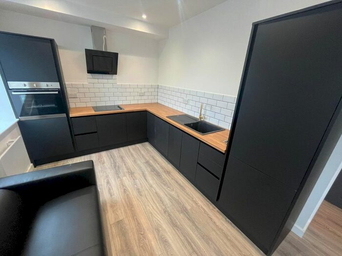 3 Bedroom Flat To Rent In Anlaby Road, Hull, HU3