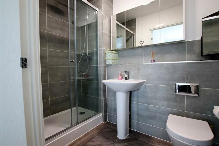 2 Bedroom Coach House To Rent In Windell Street, Combe Down, Bath, BA2