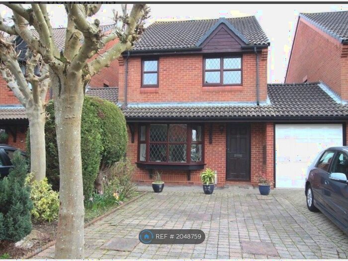 4 Bedroom Detached House To Rent In Durrell Way, Shepperton, TW17