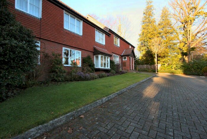 2 Bedroom Flat To Rent In Murray Road, Northwood, HA6