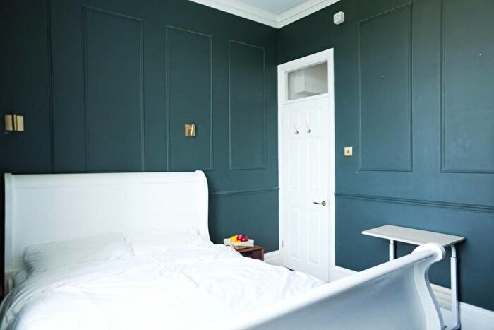 1 Bedroom Apartment To Rent In Kingsway, Hove, BN3