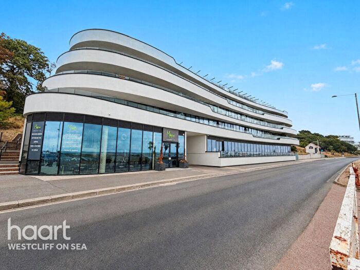 1 Bedroom Apartment For Sale In Western Esplanade, Southend-On-Sea, SS1