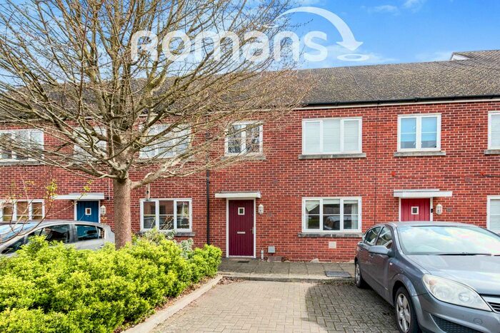 3 Bedroom Semi-Detached House To Rent In Owen Way, Basingstoke, RG24