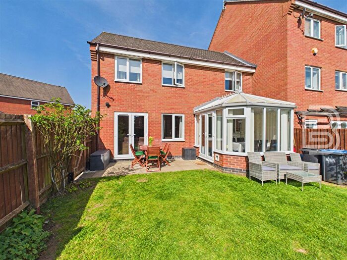 3 Bedroom Terraced House For Sale In Longstork Road, Rugby, CV23