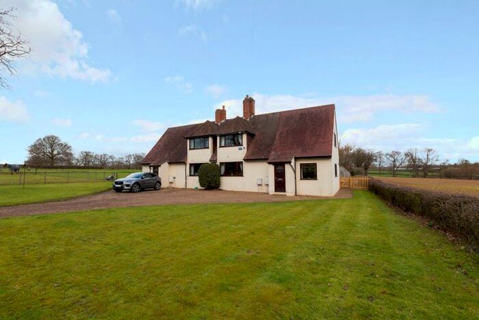 3 Bedroom Semi-Detached House To Rent In Leigh Road, Hildenborough, Tonbridge, TN11