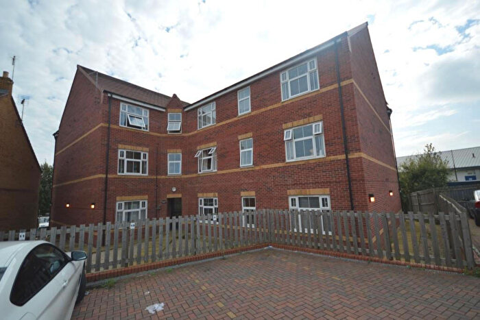 2 Bedroom Apartment For Sale In Stonegate Mews, Doncaster, DN4