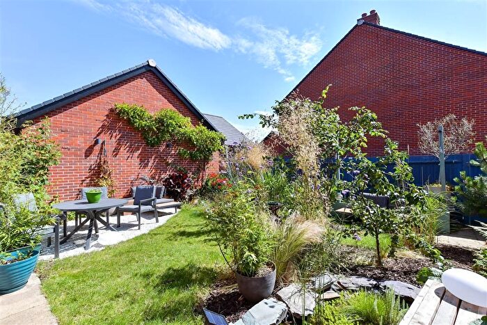 4 Bedroom Detached House For Sale In Hilder Street, Leybourne, West Malling, Kent, ME19