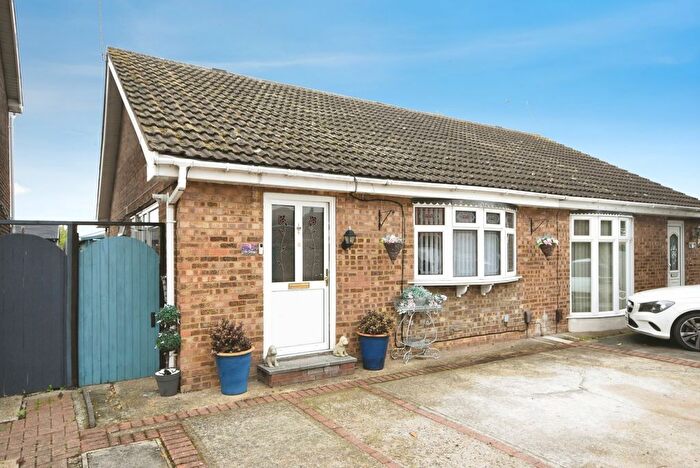 2 Bedroom Semi Detached House For Sale In The Ridings, Canvey Island, Essex, SS8