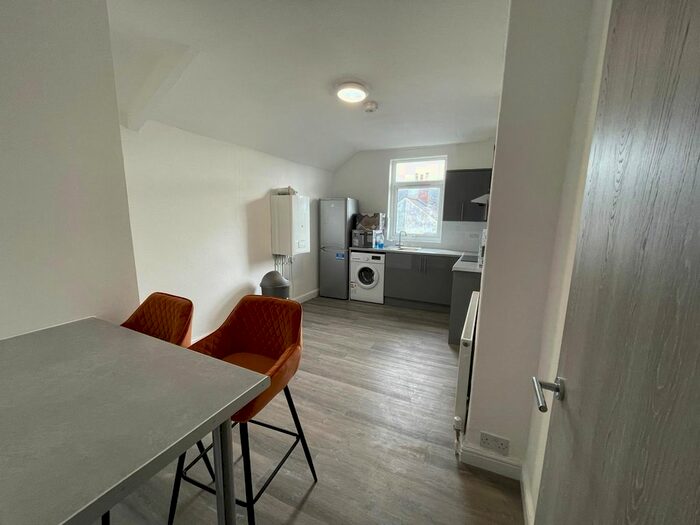 2 Bedroom Flat To Rent In Tewksbury Street, Cardiff, CF24