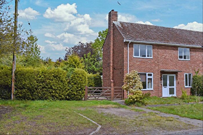 2 Bedroom Semi-Detached House For Sale In Bracken Road, Morton, LN6