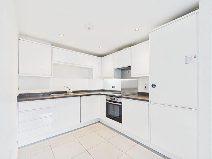 1 Bedroom Flat To Rent In Warwick Place, Cheltenham, GL52