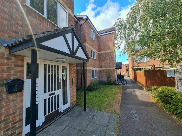 1 Bedroom Flat To Rent In Beaulieu Close, Hounslow, TW4