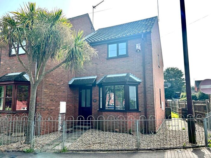 2 Bedroom End Of Terrace House To Rent In Commodore Road, Oulton Broad, NR32