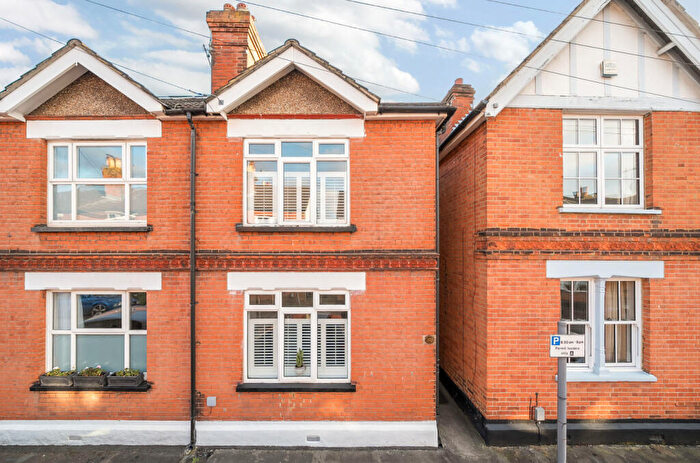 3 Bedroom Semi Detached House For Sale In Springfield Road, Guildford, Surrey, GU1