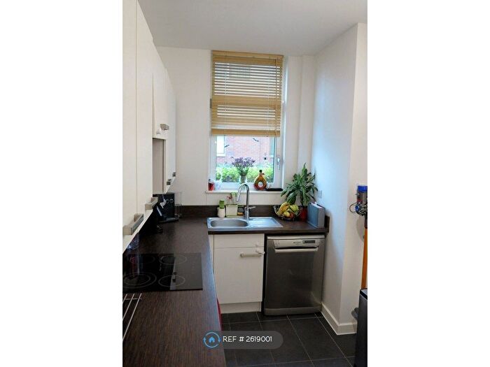 2 Bedroom Flat To Rent In Aqua Apartments, London, N4