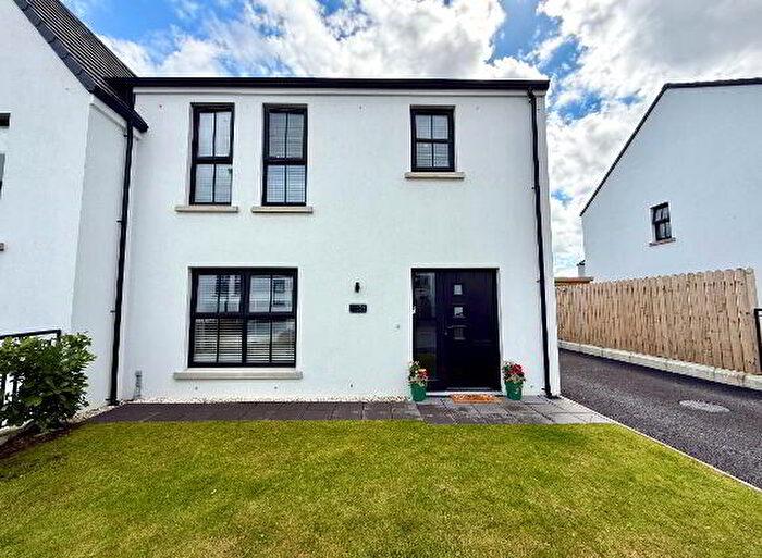4 Bedroom Semi-Detached House For Sale In Cumber View, Derry, BT47