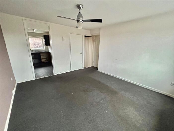 1 Bedroom Flat To Rent In Lavender Walk, Nottingham, NG3