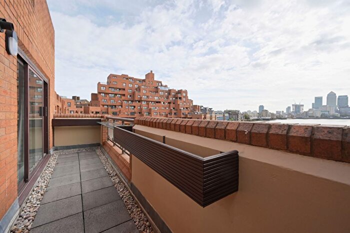 2 Bedroom Flat For Sale In Free Trade Wharf, Wapping, London, E1W