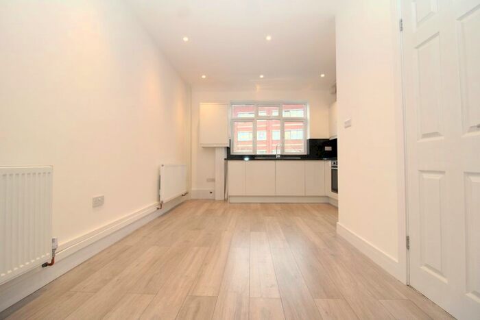 1 Bedroom Flat To Rent In Greenford Road, Greenford UB6