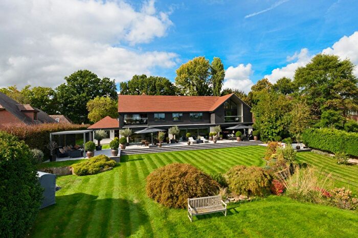 5 Bedroom Detached House To Rent In The Avenue, Petersfield, Hampshire, GU31