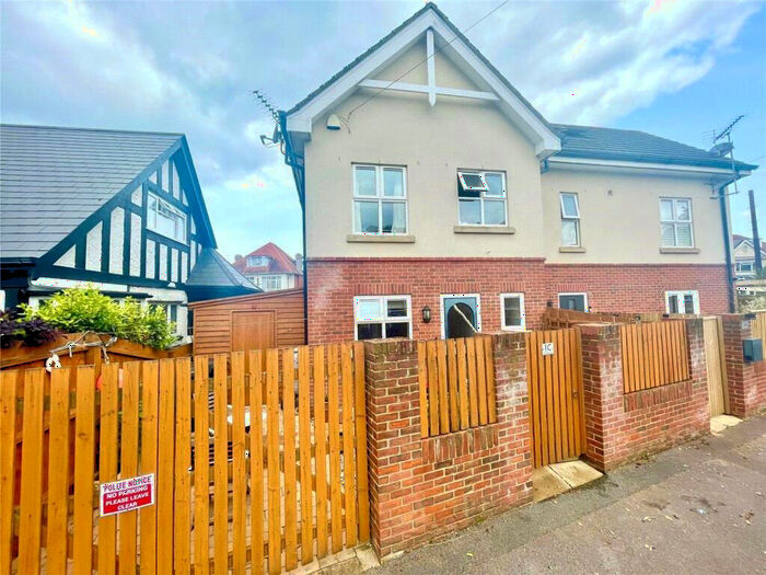 3 Bedroom House To Rent In Pinecliffe Avenue, BH6