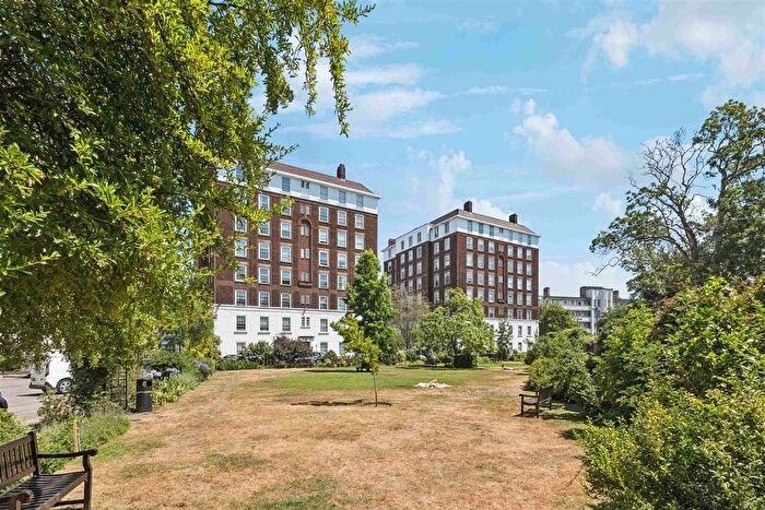 3 Bedroom Flat For Sale In North End House, Fitzjames Avenue, W14