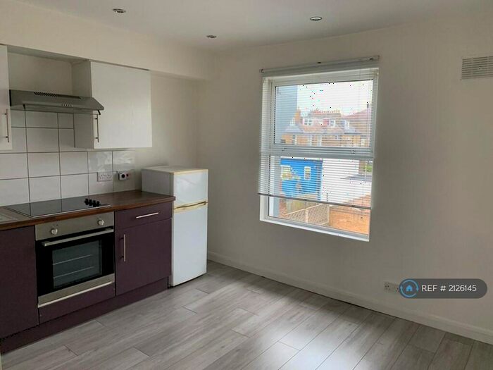 Studio To Rent In Brockley Road, London, SE4