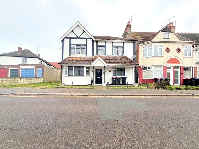 1 Bedroom Detached House To Rent In Southbourne Grove, Westcliff-On-Sea, SS0